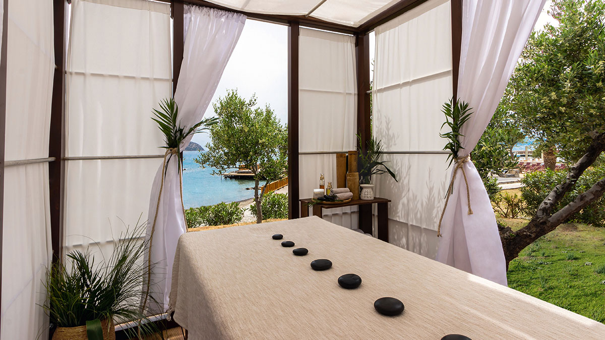 Zeus Eleva Mirabello Bay